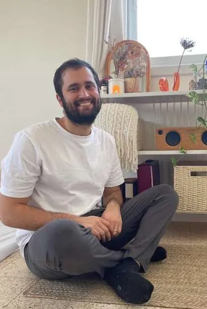 נעם יניב